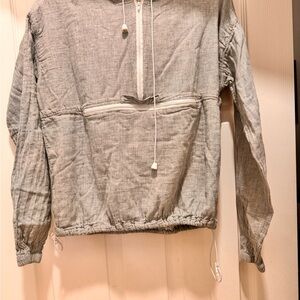 Womens Large Lightweight Grey Half Zip This athletic half zip is super light